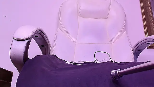 Snapshot of britanyy_ chatting on 19, 2, 2025 britanyy online show from 19, 2, 2025