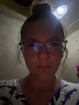 misskalicakes online show from 10, 6, 2026