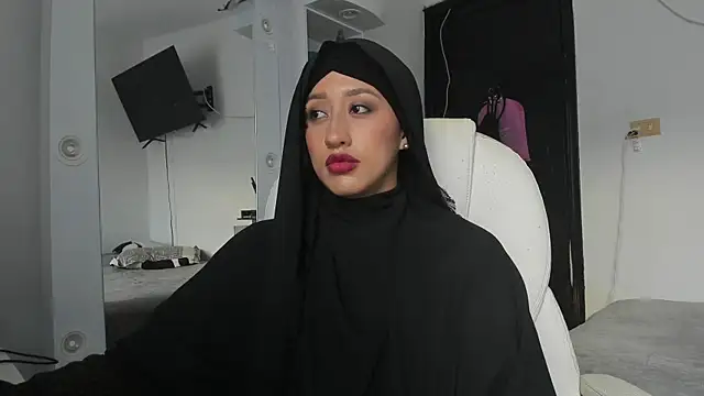 adila anich online show from 3, 10, 2025