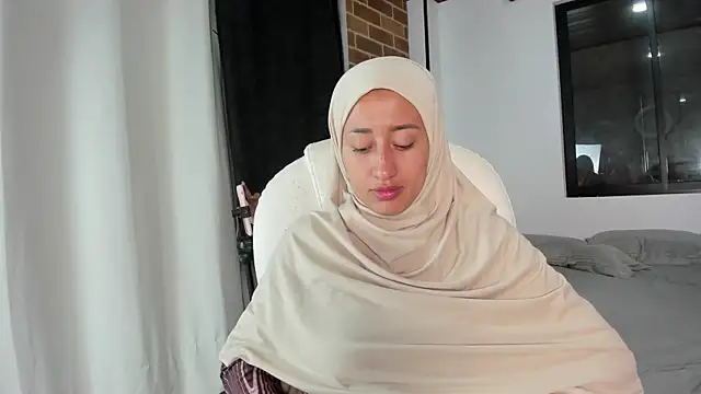 adila anich online show from 16, 11, 2025