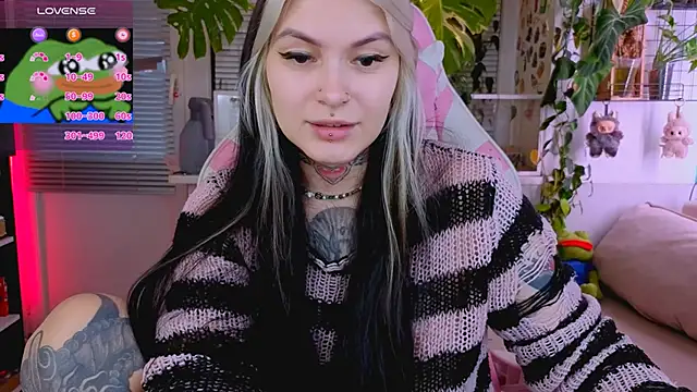 Snapshot of jelya_sg chatting on 18, 10, 2025 jelya sg online show from 18, 10, 2025