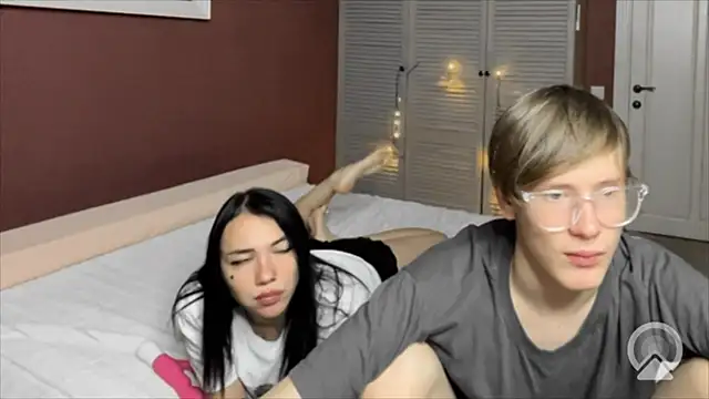 Snapshot of Laura_Key chatting on 27, 10, 2025 Laura Key online show from 27, 10, 2025