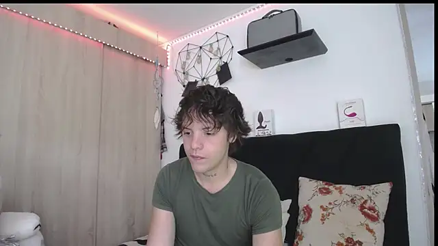 Santiago kiler online show from 13, 3, 2026