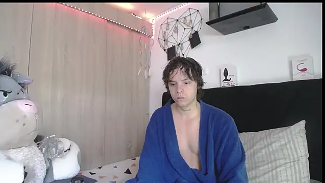 Santiago kiler online show from 14, 4, 2026