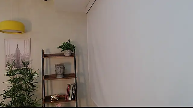 Sassy--Girl online show from 10, 2, 2025