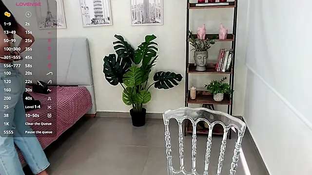 Sassy--Girl online show from 24, 2, 2025