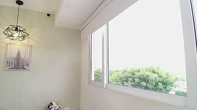 Sassy--Girl online show from 12, 9, 2025