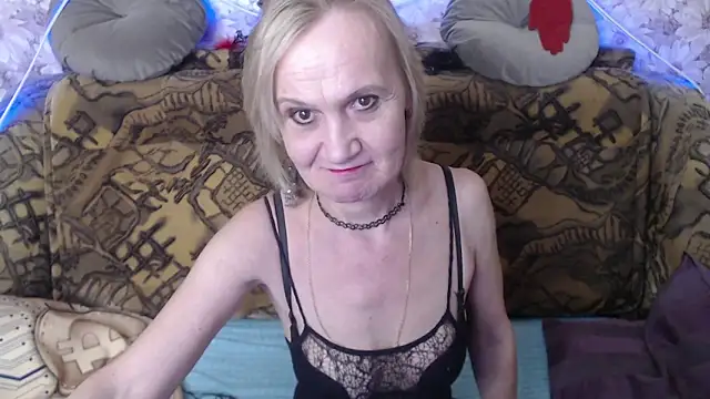 MissBekker online show from 8, 1, 2025