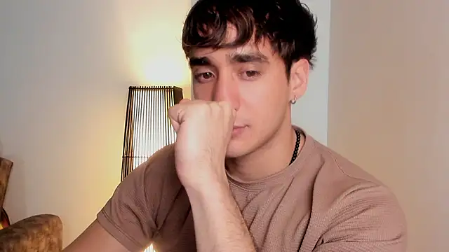 Snapshot of AlexRivera6 chatting on 4, 12, 2025 AlexRivera6 online show from 4, 12, 2025