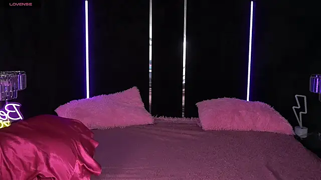 Daphne Moss online show from 10, 2, 2025