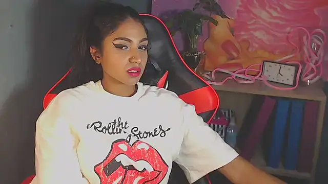 Snapshot of Delilah_Blazee chatting on 17, 3, 2025 Delilah Blazee online show from 17, 3, 2025