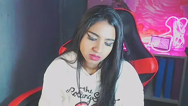 Snapshot of Delilah_Blazee chatting on 17, 3, 2025 Delilah Blazee online show from 17, 3, 2025