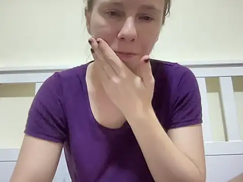 SweetLucy96 online show from 20, 11, 2025