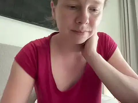 Snapshot of SweetLucy96 chatting on 4, 5, 2026 SweetLucy96 online show from 4, 5, 2026