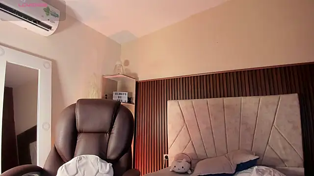  Niah  online show from 15, 9, 2025