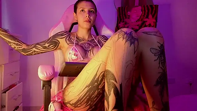 goddess vee  online show from 15, 4, 2026