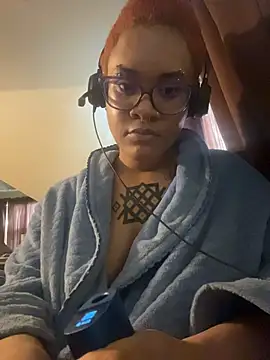 nickytheehawtie online show from 2, 4, 2026