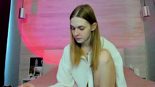 molly hunt  online show from 28, 3, 2026