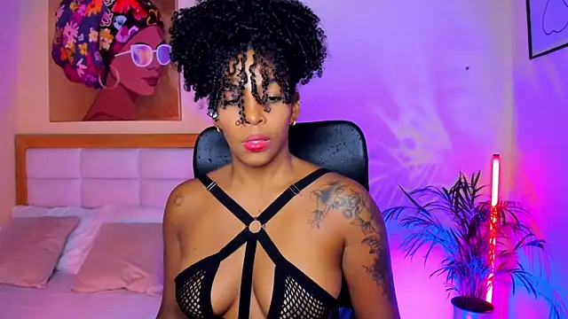 Snapshot of AitanaBrown_ chatting on 12, 4, 2026 AitanaBrown online show from 12, 4, 2026