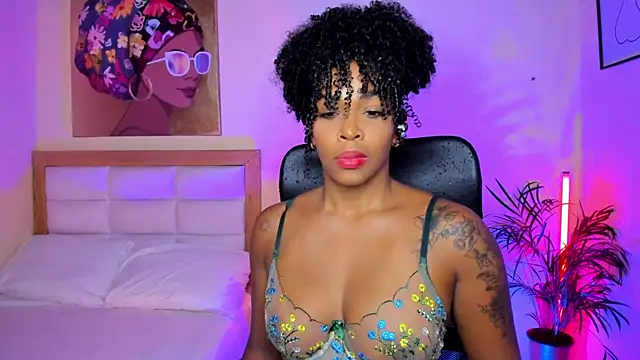 Snapshot of AitanaBrown_ chatting on 14, 4, 2026 AitanaBrown online show from 14, 4, 2026