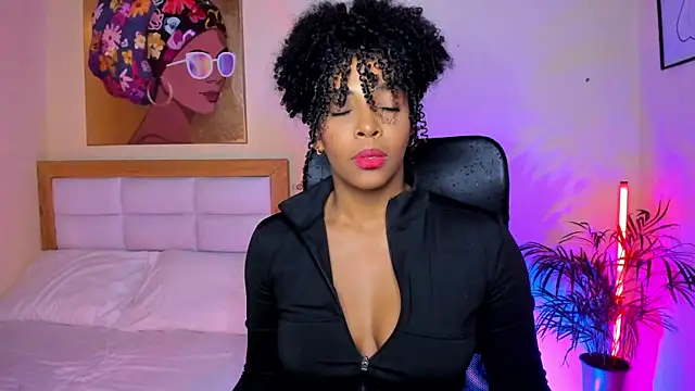 Snapshot of AitanaBrown_ chatting on 17, 4, 2026 AitanaBrown online show from 17, 4, 2026
