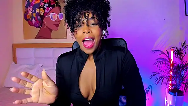 Snapshot of AitanaBrown_ chatting on 26, 4, 2026 AitanaBrown online show from 26, 4, 2026