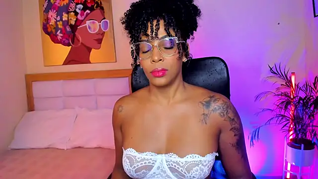 Snapshot of AitanaBrown_ chatting on 29, 4, 2026 AitanaBrown online show from 29, 4, 2026