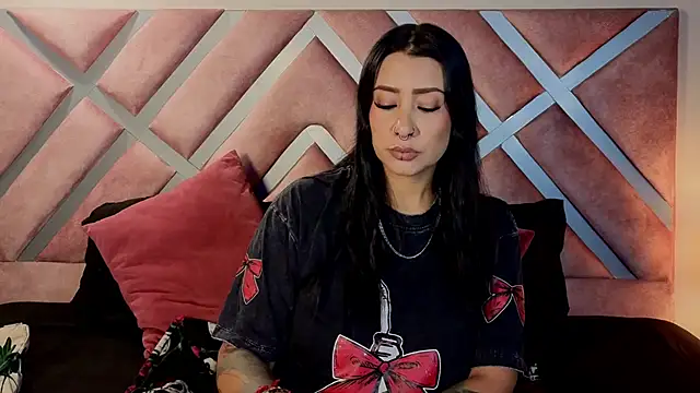  kelly hous36 online show from 15, 4, 2026