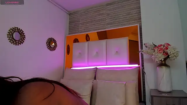 ShaniaBrownn online show from 31, 1, 2025