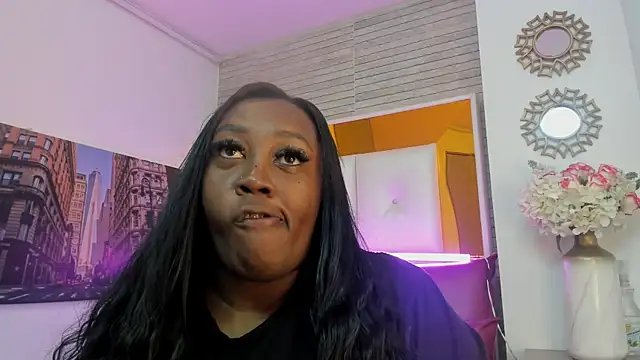 ShaniaBrownn online show from 26, 11, 2025