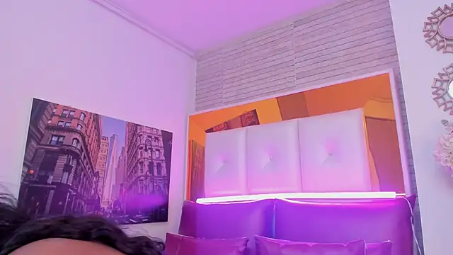 ShaniaBrownn online show from 27, 11, 2025