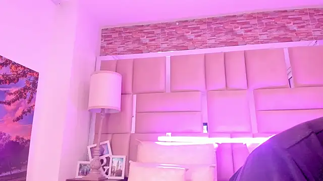 ShaniaBrownn online show from 18, 3, 2026