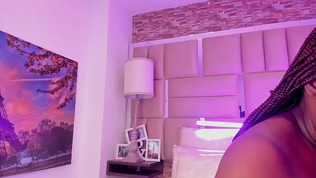 ShaniaBrownn online show from 26, 3, 2026