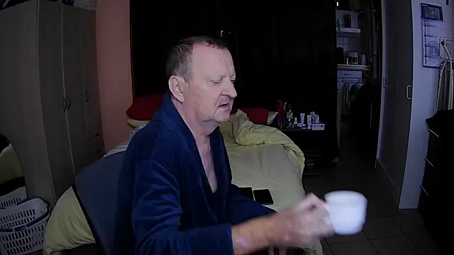 Snapshot of passifsoumis1963 chatting on 19, 11, 2025 passifsoumis1963 online show from 19, 11, 2025