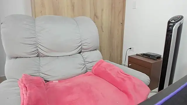 xspecialoomx online show from 21, 4, 2026