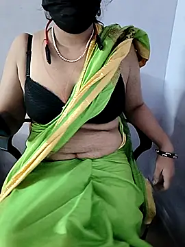 Snapshot of sangeetha4bide chatting on 4, 12, 2025 sangeetha4bide online show from 4, 12, 2025