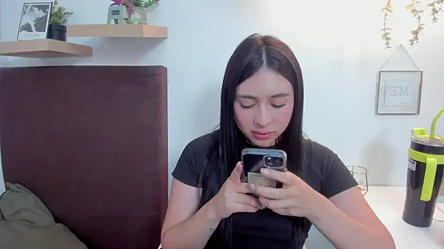 isabella jade online show from 30, 1, 2025