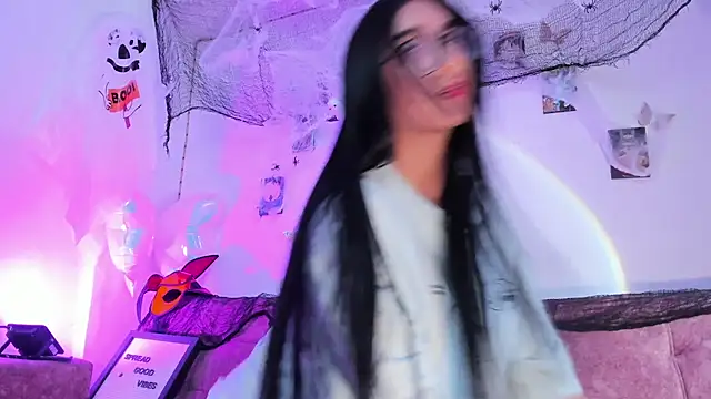 Snapshot of ineedmydaddy_ chatting on 22, 10, 2025 ineedmydaddy online show from 22, 10, 2025