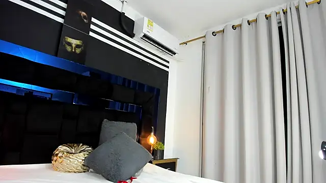 Snapshot of KatalinaMillan chatting on 14, 1, 2025 KatalinaMillan online show from 14, 1, 2025