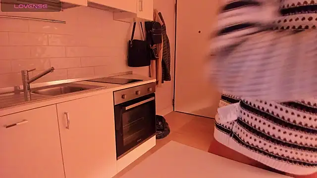 Snapshot of KatalinaMillan chatting on 9, 3, 2025 KatalinaMillan online show from 9, 3, 2025