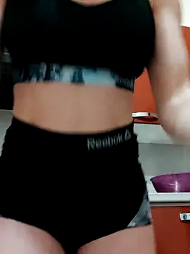 Snapshot of clara-francaise chatting on 20, 2, 2025 clara-francaise online show from 20, 2, 2025