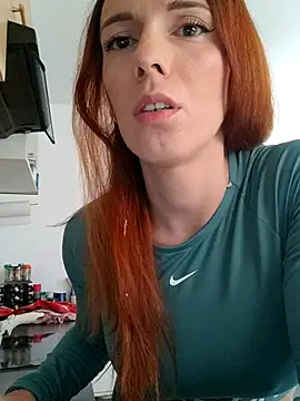 Snapshot of clara-francaise chatting on 21, 10, 2025 clara-francaise online show from 21, 10, 2025