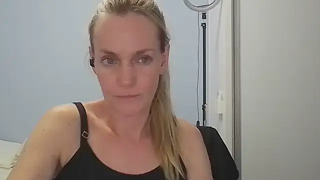 Annylove1 online show from 18, 2, 2026