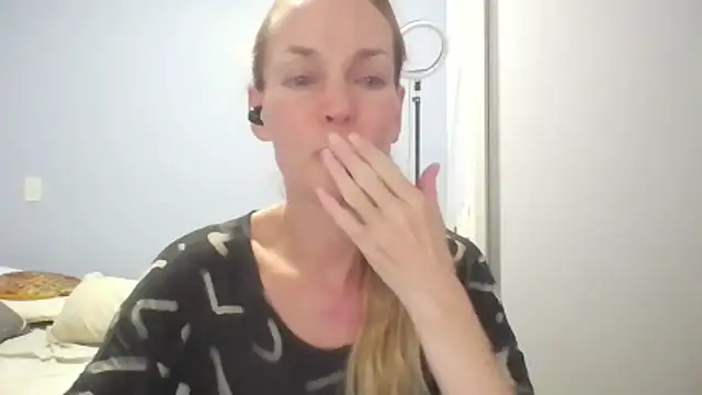 Annylove1 online show from 6, 4, 2026