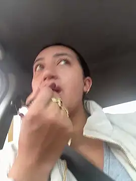 Snapshot of Hannahoff chatting on 2, 2, 2025 Hannahoff online show from 2, 2, 2025