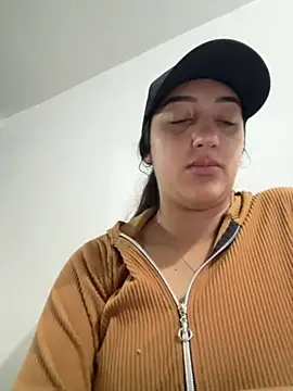 Snapshot of Hannahoff chatting on 19, 9, 2025 Hannahoff online show from 19, 9, 2025