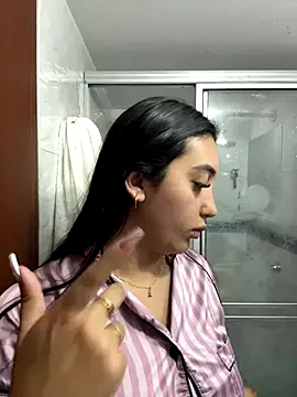 Snapshot of Hannahoff chatting on 9, 11, 2025 Hannahoff online show from 9, 11, 2025