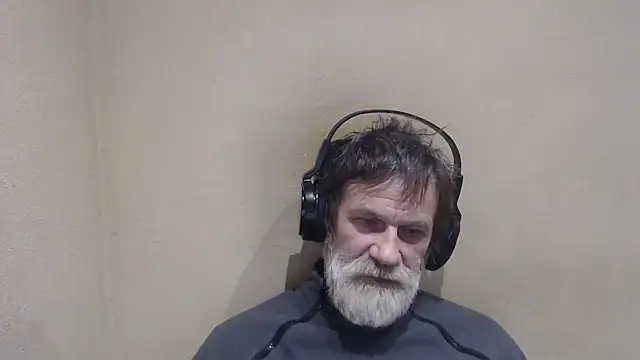 Snapshot of AlexNudo chatting on 6, 1, 2025 AlexNudo online show from 6, 1, 2025