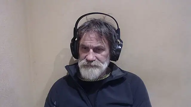 Snapshot of AlexNudo chatting on 11, 1, 2025 AlexNudo online show from 11, 1, 2025