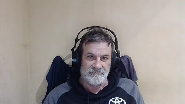 Snapshot of AlexNudo chatting on 4, 10, 2025 AlexNudo online show from 4, 10, 2025